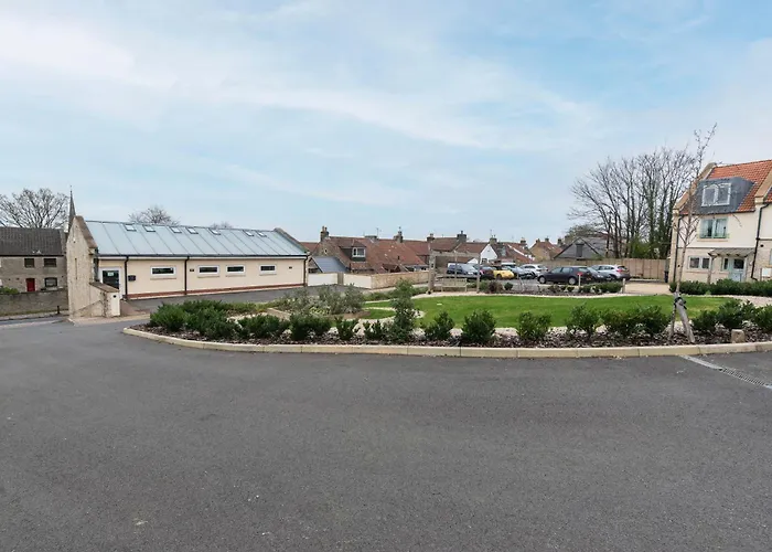 Stylish 3 Bedroom House With Garage