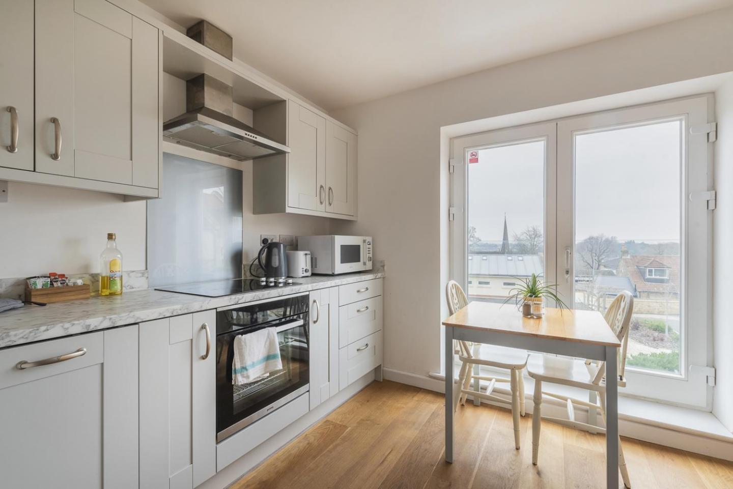 Stylish 3 Bedroom House With Garage
