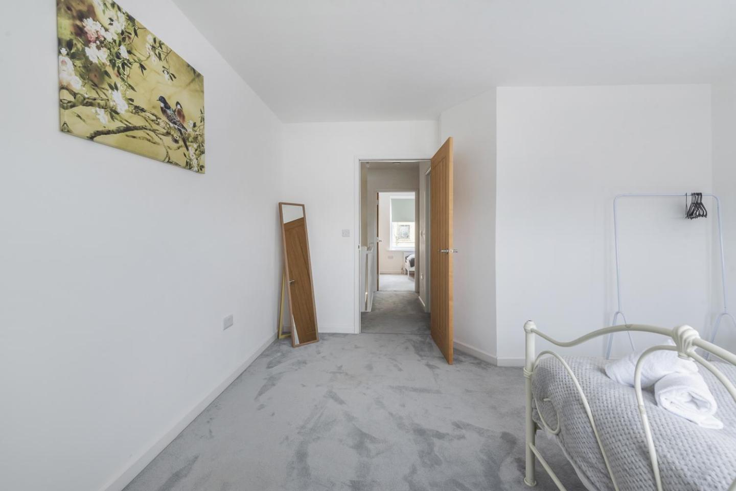 Stylish 3 Bedroom House With Garage