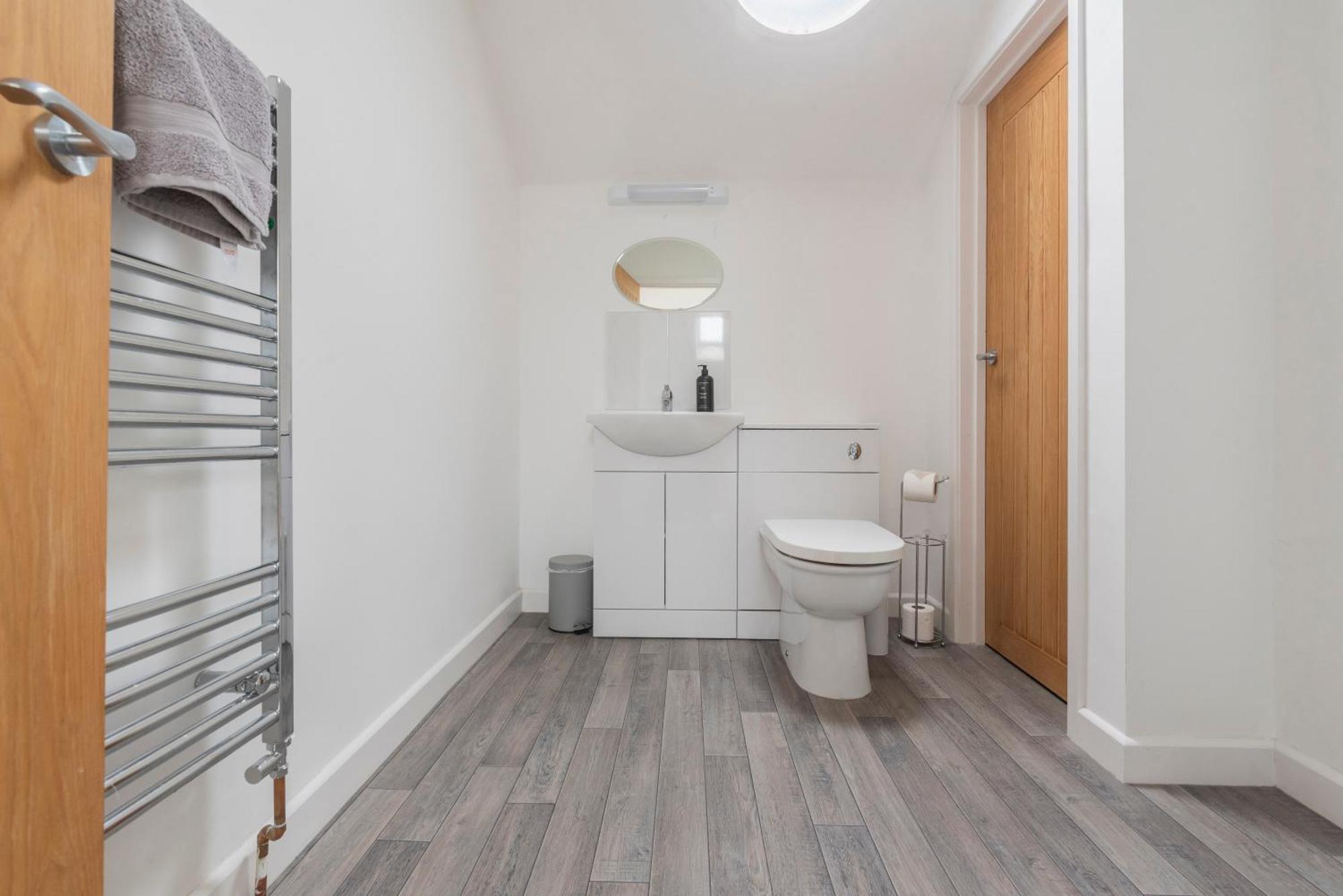 Stylish 3 Bedroom House With Garage Holiday home Frome